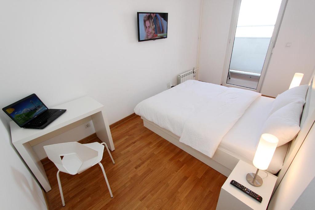 New Belgrade Apartments, Parking 5 Eur Per Day Номер фото